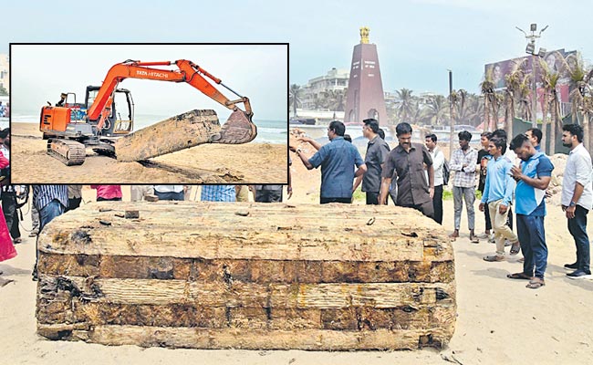 Huge-Wooden-Box-Found-In-Vi.jpg