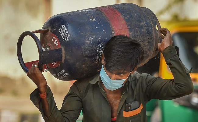 Lpg_20Commercial_20Cylinder_20Price_20Hike.jpg