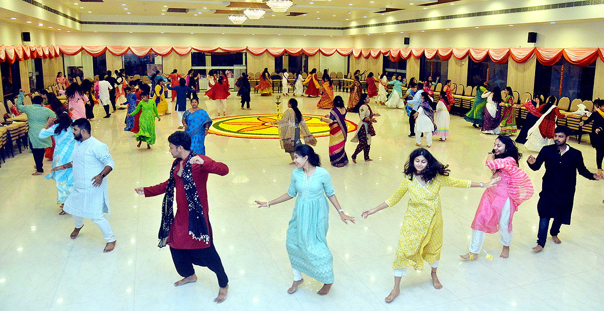 Dasara_20Dandiya_20Dance_20in_202023_20Photos-11.jpg 11