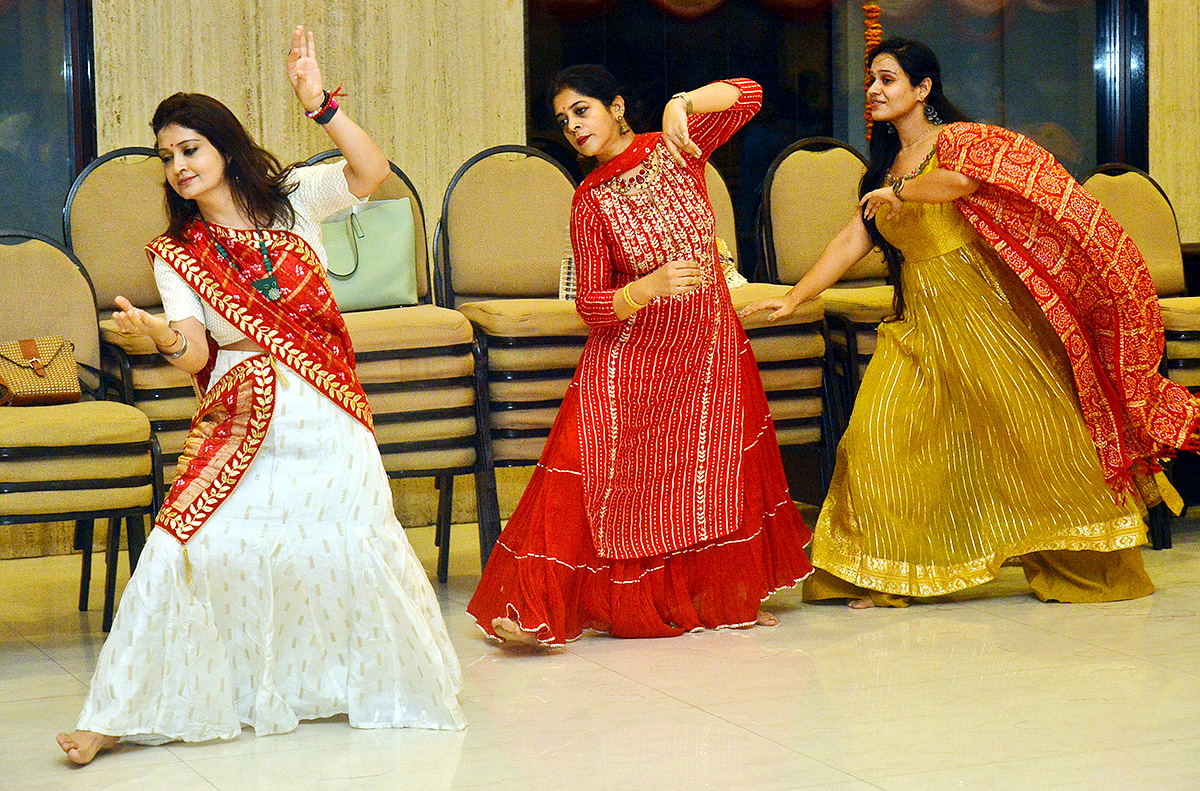 Dasara_20Dandiya_20Dance_20in_202023_20Photos-3.jpg 3