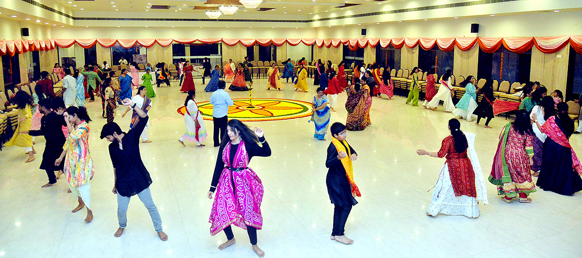 Dasara_20Dandiya_20Dance_20in_202023_20Photos-5.jpg 5