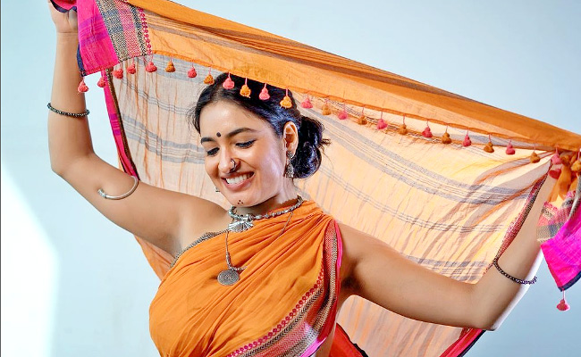 Rathika-Rose-05.jpg 1