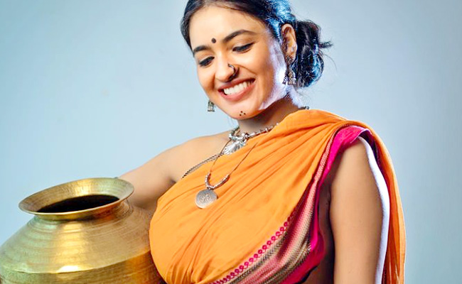 Rathika-Rose-07.jpg 3