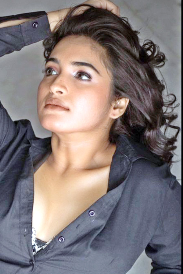 Rathika-Rose-11.jpg 7