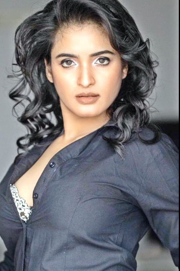 Rathika-Rose-12.jpg 8