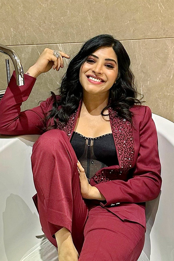 Priyanka_20Singh_20Stunning_20Latest_20Photos_1.jpg 2