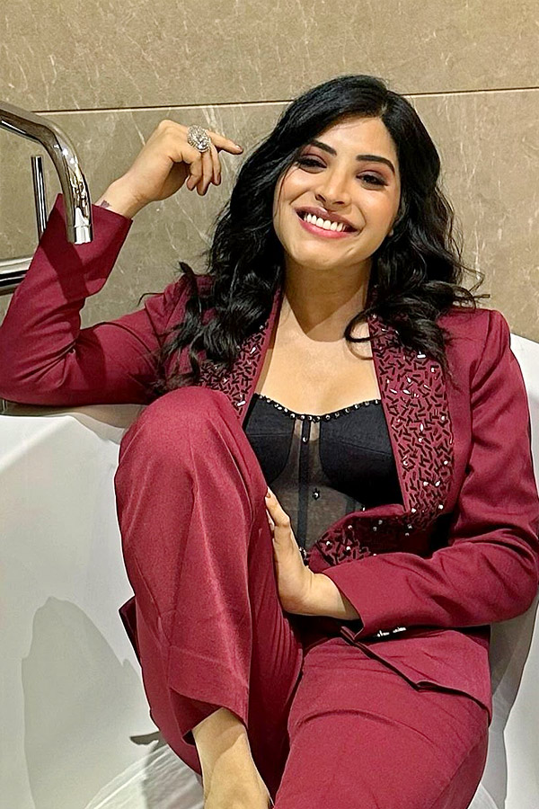 Priyanka_20Singh_20Stunning_20Latest_20Photos_5.jpg 6