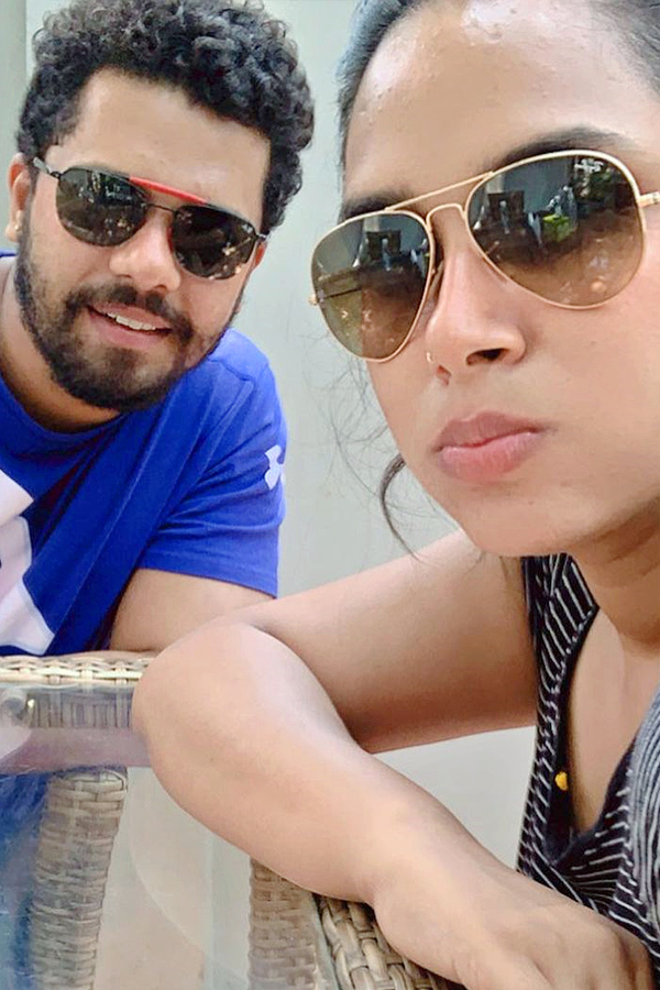 Bigg_20Boss_20Hari_20Teja_20comments_20Goes_20Viral_20About_20Her_20Divorce_20Photos_13.jpg 14