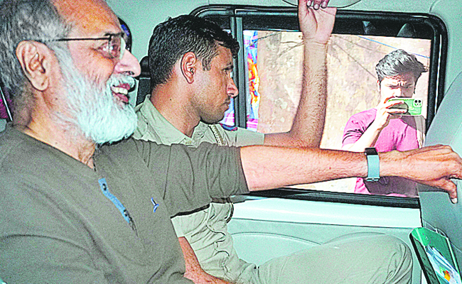INDIA-POLICE-RAIDS-PRESS-FREEDOM.jpg