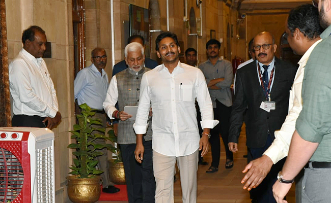 CM_20YS_20Jagan_20Delhi_20Tour_20Photos_2.jpg 8