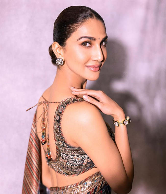 Bollywood_20Actress_20Vaani_20Kapoor_20Hot_20Photos-12.jpg 12