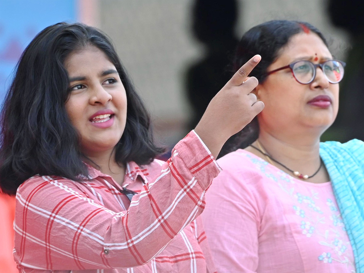 Cricket_20Fans_20at_20Uppal_20Stadium_20Photos_3.jpg 4