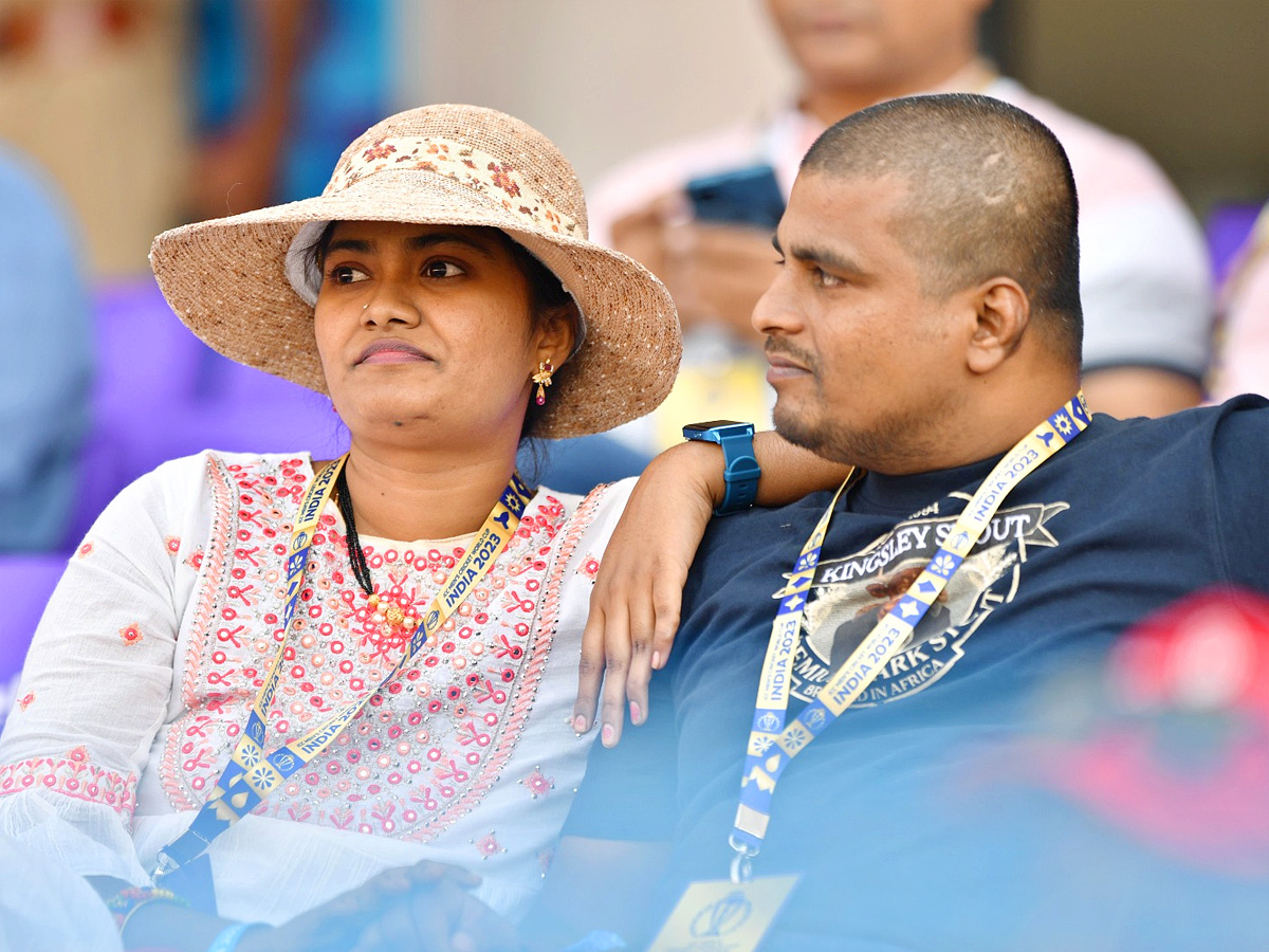 Cricket_20Fans_20at_20Uppal_20Stadium_20Photos_9.jpg 9