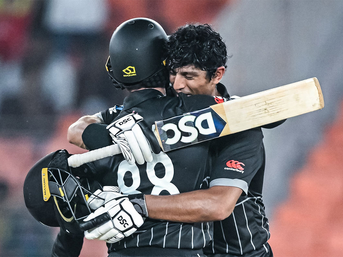 England_20and_20New_20Zealand_20at_20the_20Narendra_20Modi_20Stadium_20in_20Ahmedabad-2.jpg 2