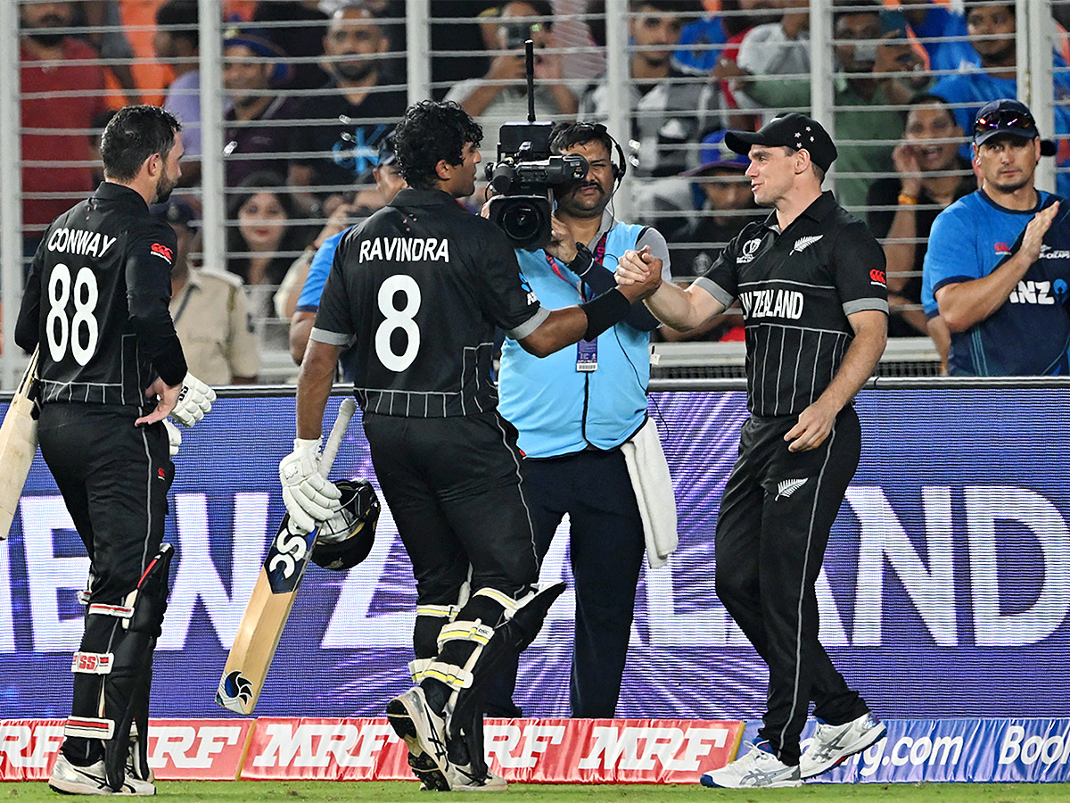 England_20and_20New_20Zealand_20at_20the_20Narendra_20Modi_20Stadium_20in_20Ahmedabad-4.jpg 4