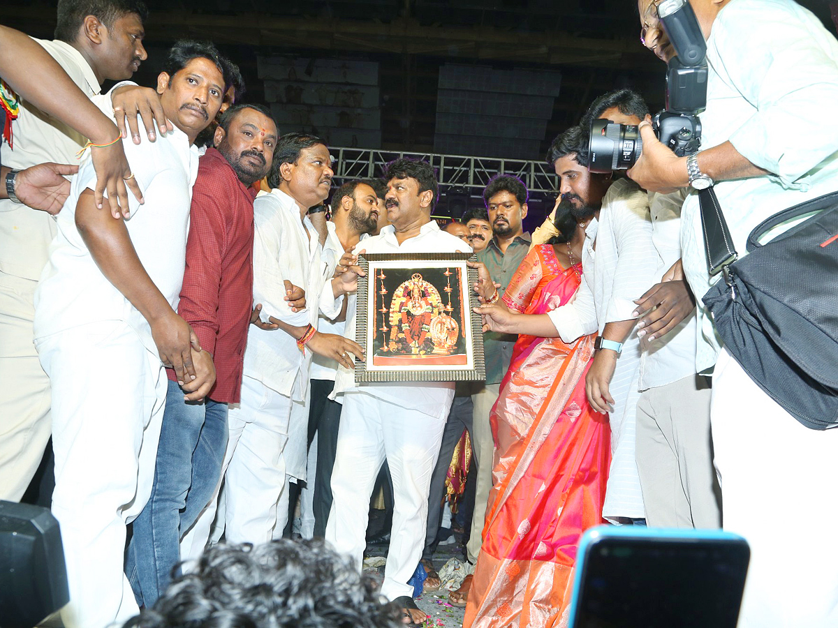 Minister_20of_20Cinematography_20Sri_20Talasani_20Srinivas_20Yadav_20Birthday_20Celebrations_20Photos_1.jpg 2