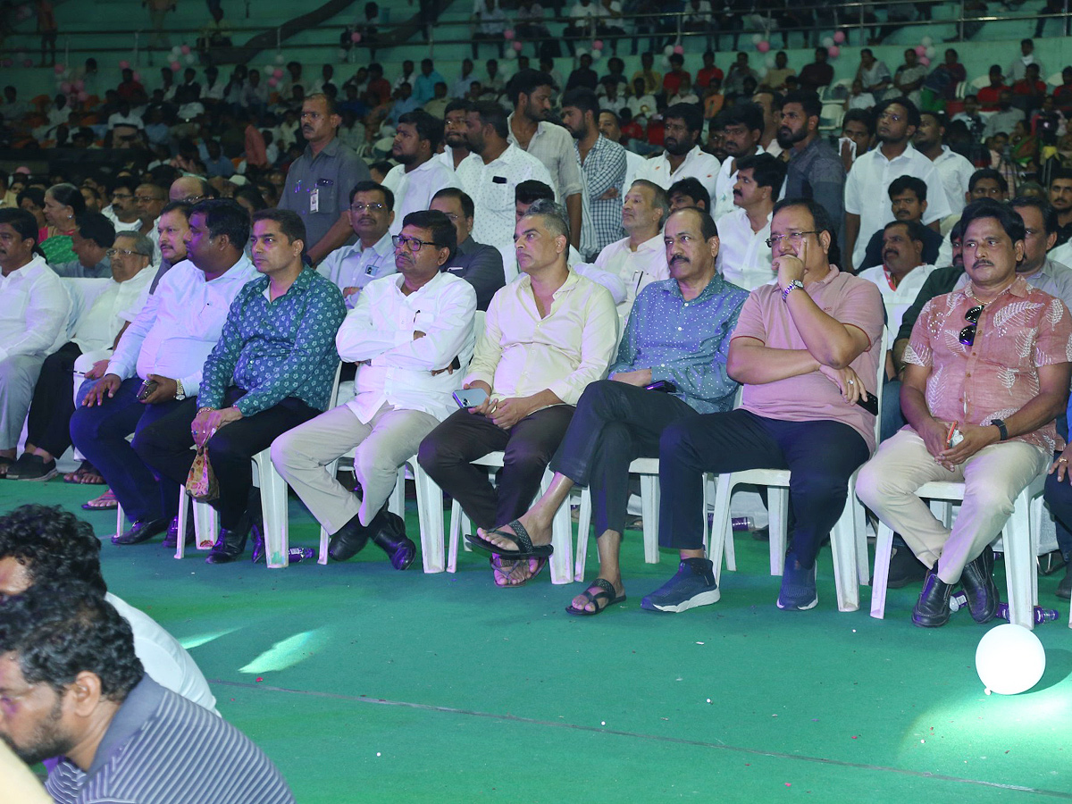 Minister_20of_20Cinematography_20Sri_20Talasani_20Srinivas_20Yadav_20Birthday_20Celebrations_20Photos_13.jpg 14