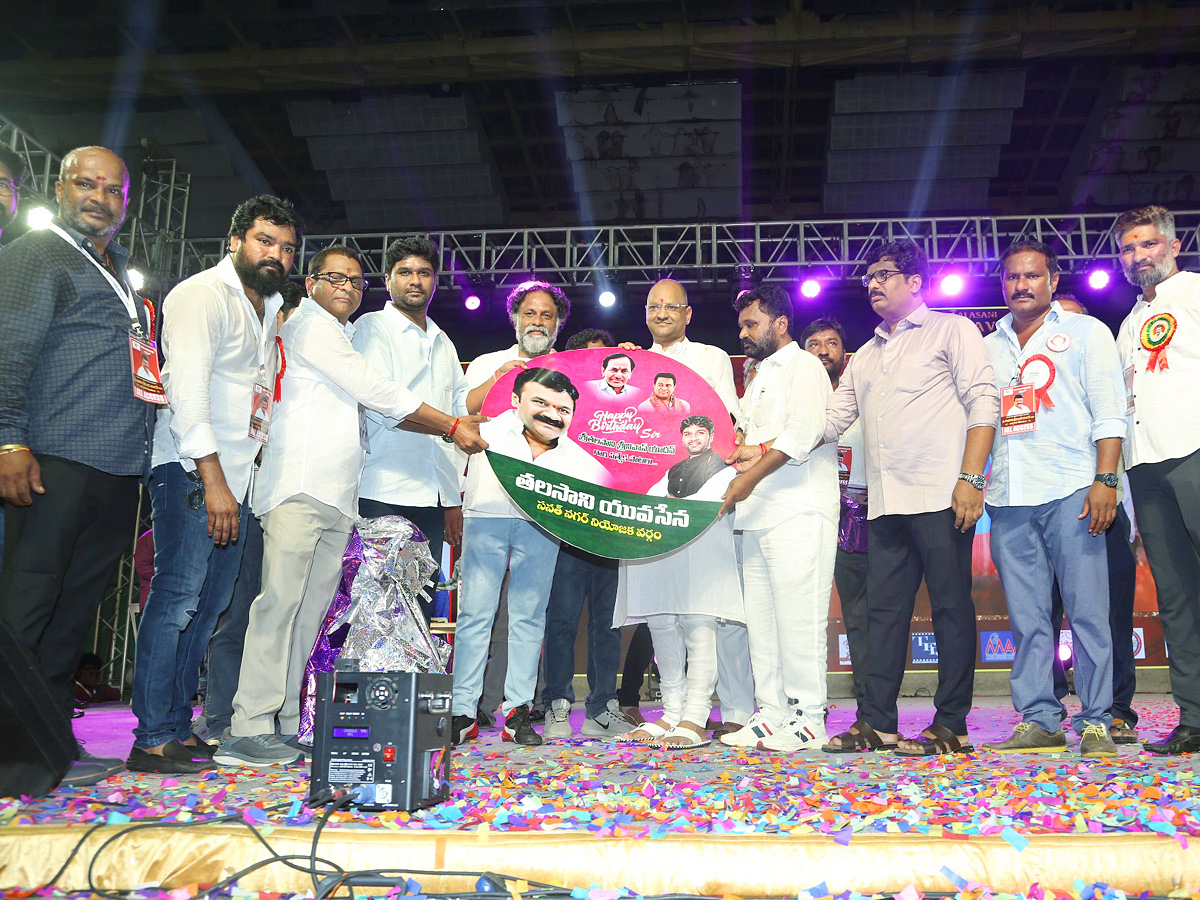 Minister_20of_20Cinematography_20Sri_20Talasani_20Srinivas_20Yadav_20Birthday_20Celebrations_20Photos_18.jpg 19