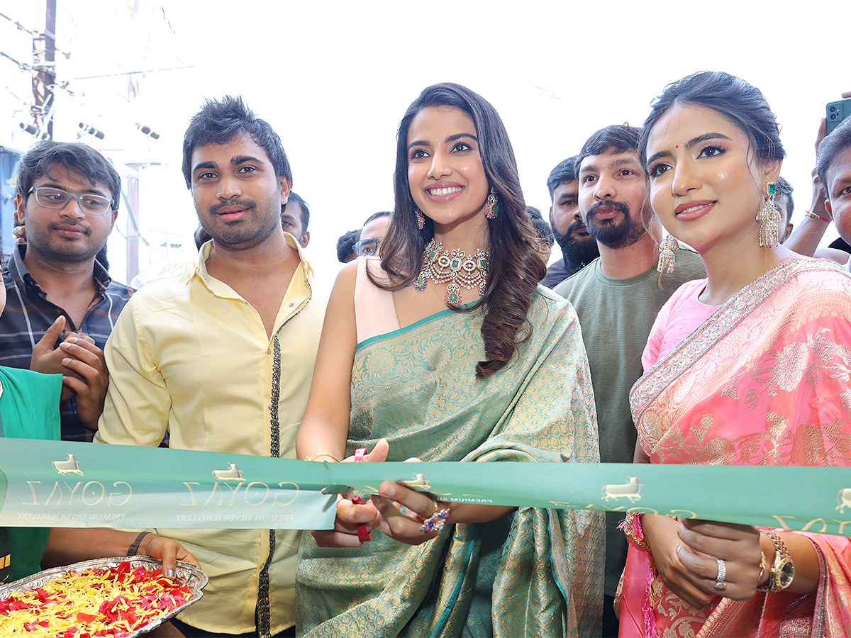 Goyaz_20jewellery_20new_20store_20in_20suchitra_20hyderabad-11.jpg 11