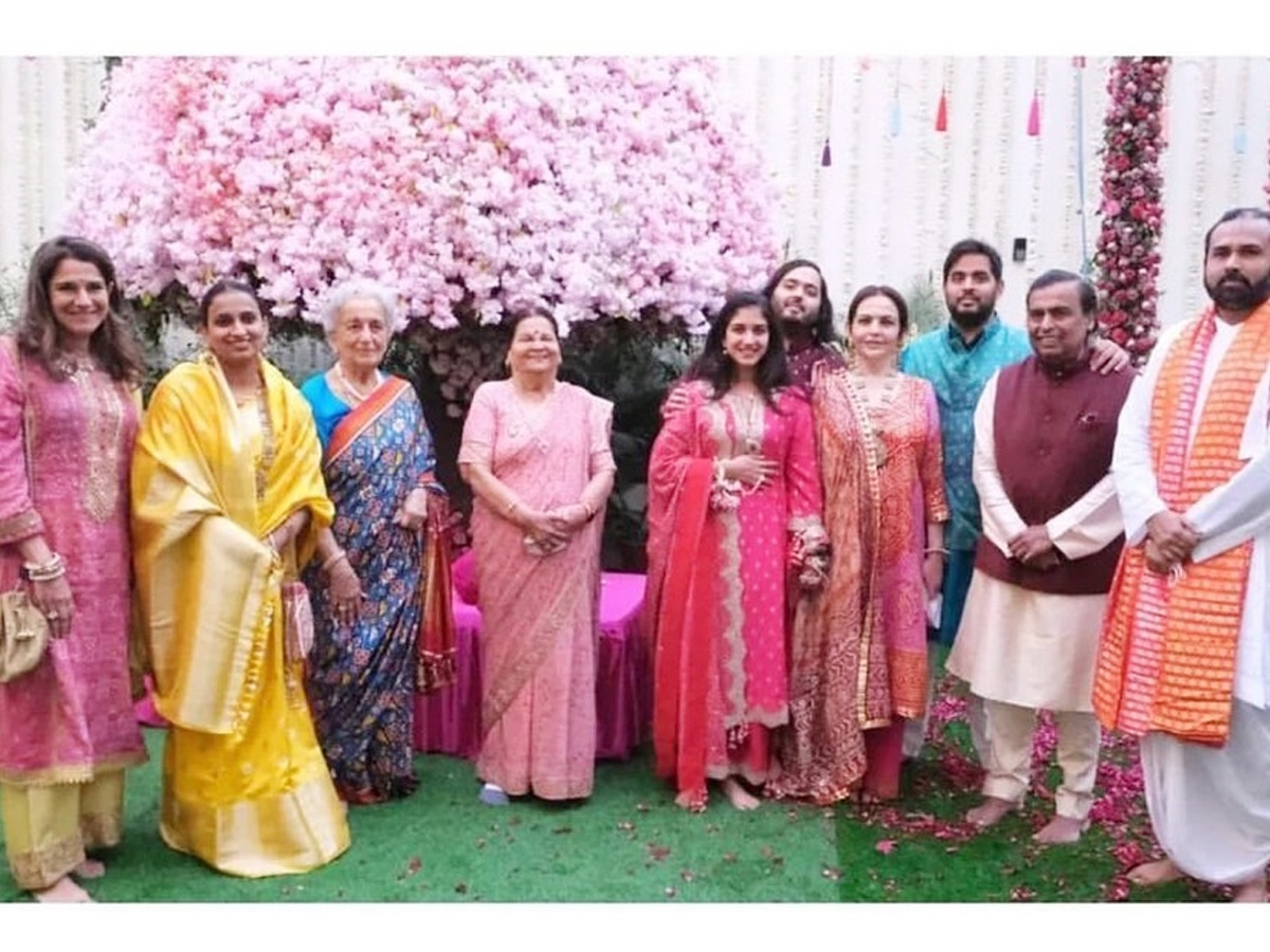 Radhika_Merchant_23.jpg 24