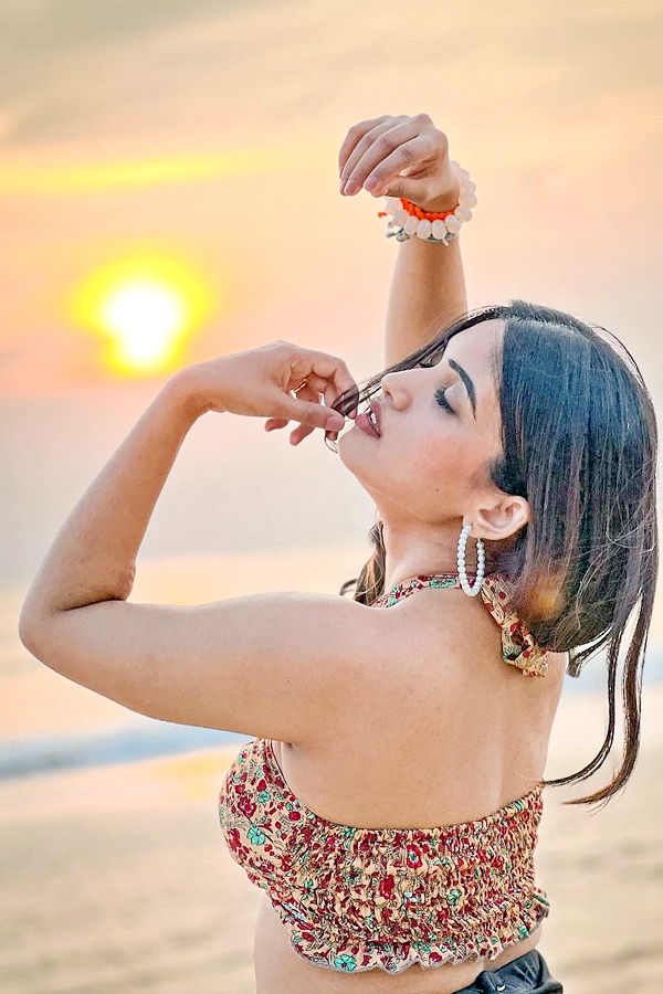 Sravanthi-Chokkarapu-16.jpg 17