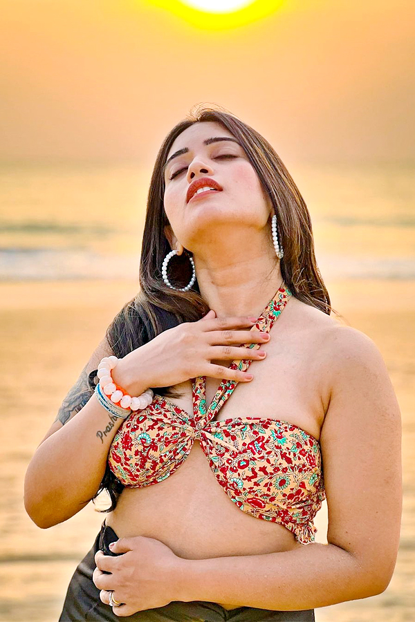 Sravanthi-Chokkarapu-18.jpg 19