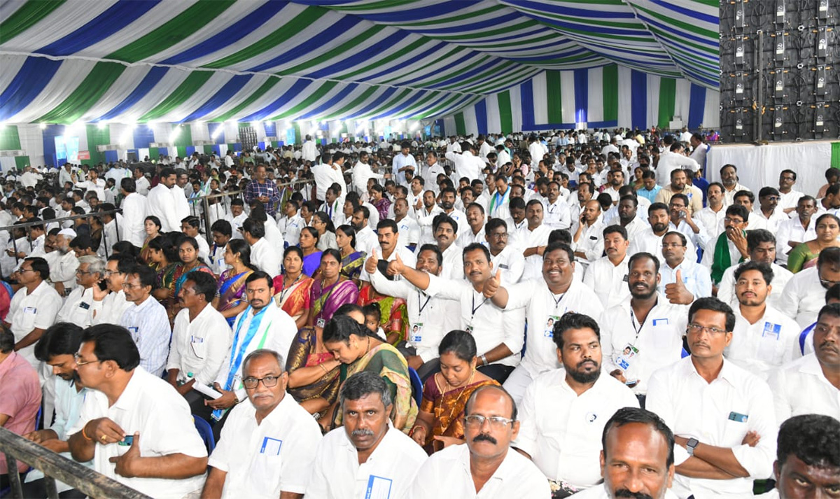YSRCP_20Representatives_20Summit_20at_20Vijayawada-2.jpg 2