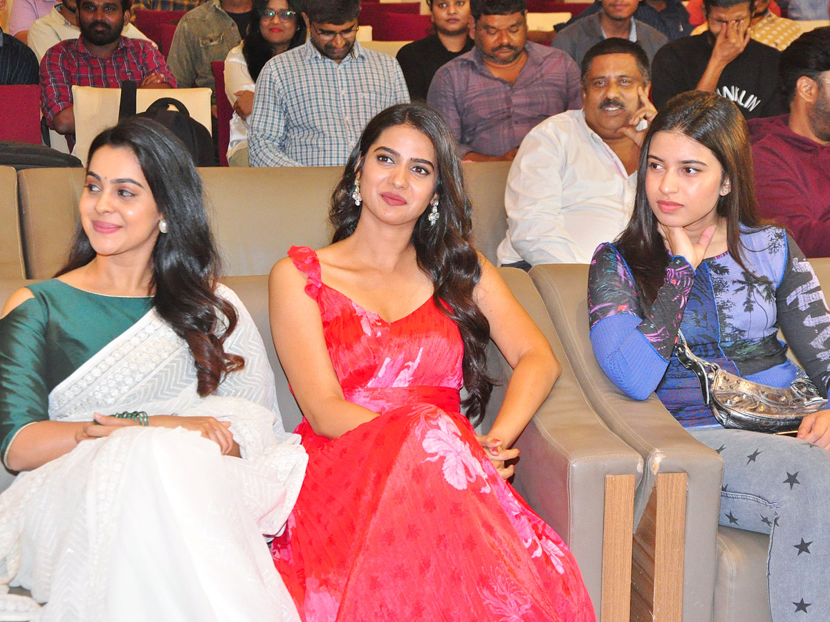 MAD_20Movie_20Team_20Success_20Celebrations_20photos_4.jpg 5