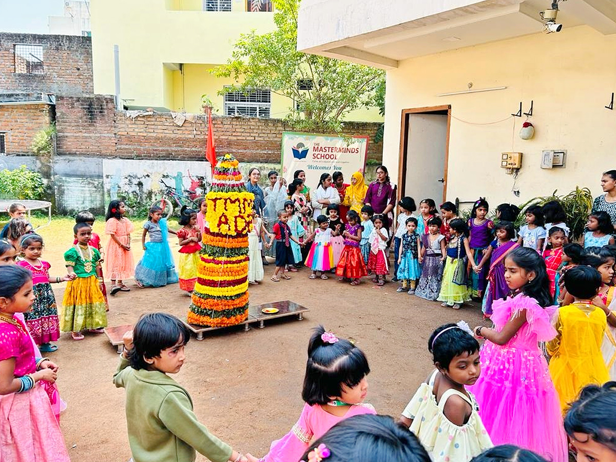 Bathukamma_20Celebrations_20IN_20Government_20Schools_20Photos_1.jpg 2