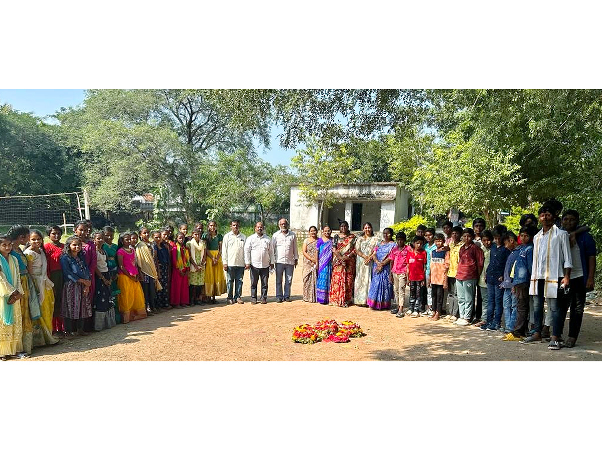 Bathukamma_20Celebrations_20IN_20Government_20Schools_20Photos_14.jpg 15