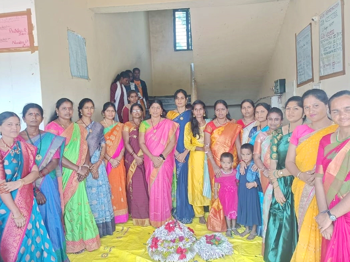 Bathukamma_20Celebrations_20IN_20Government_20Schools_20Photos_16.jpg 17