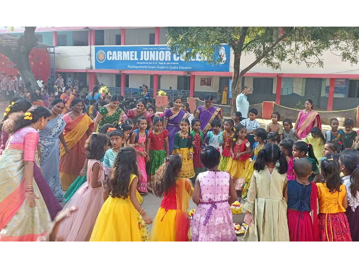 Bathukamma_20Celebrations_20IN_20Government_20Schools_20Photos_18.jpg 19