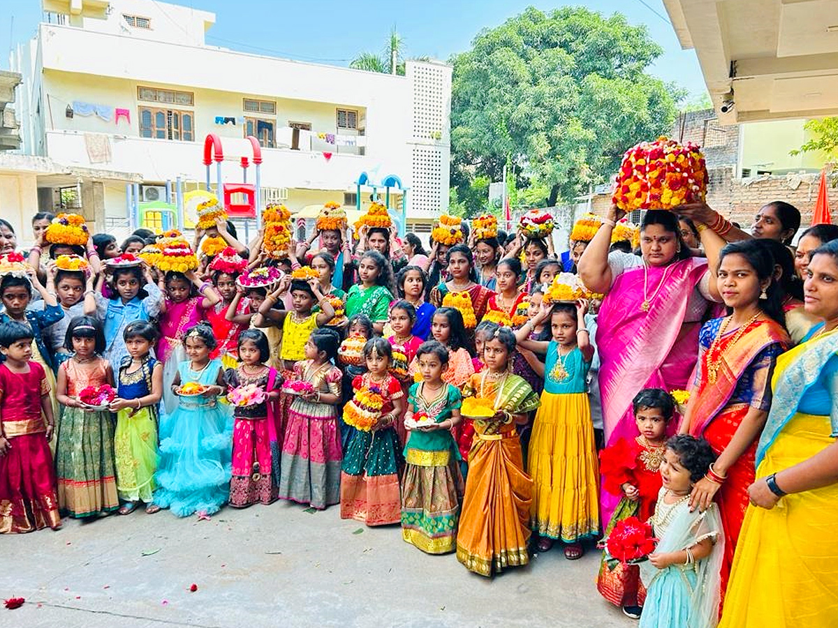 Bathukamma_20Celebrations_20IN_20Government_20Schools_20Photos_2.jpg 3