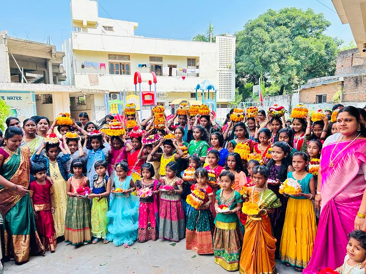 Bathukamma_20Celebrations_20IN_20Government_20Schools_20Photos_4.jpg 5