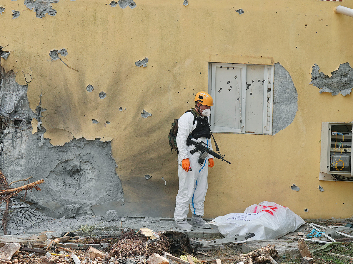 Israeli_20attacks_20on_20Gaza_20Photos-10.jpg 10