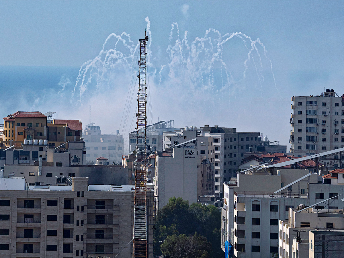 Israeli_20attacks_20on_20Gaza_20Photos-17.jpg 16