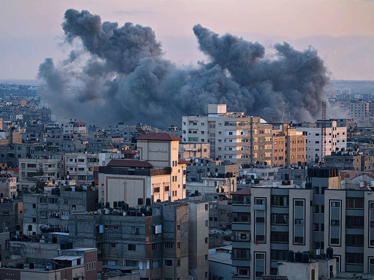 Israeli_20attacks_20on_20Gaza_20Photos-22.jpg 21