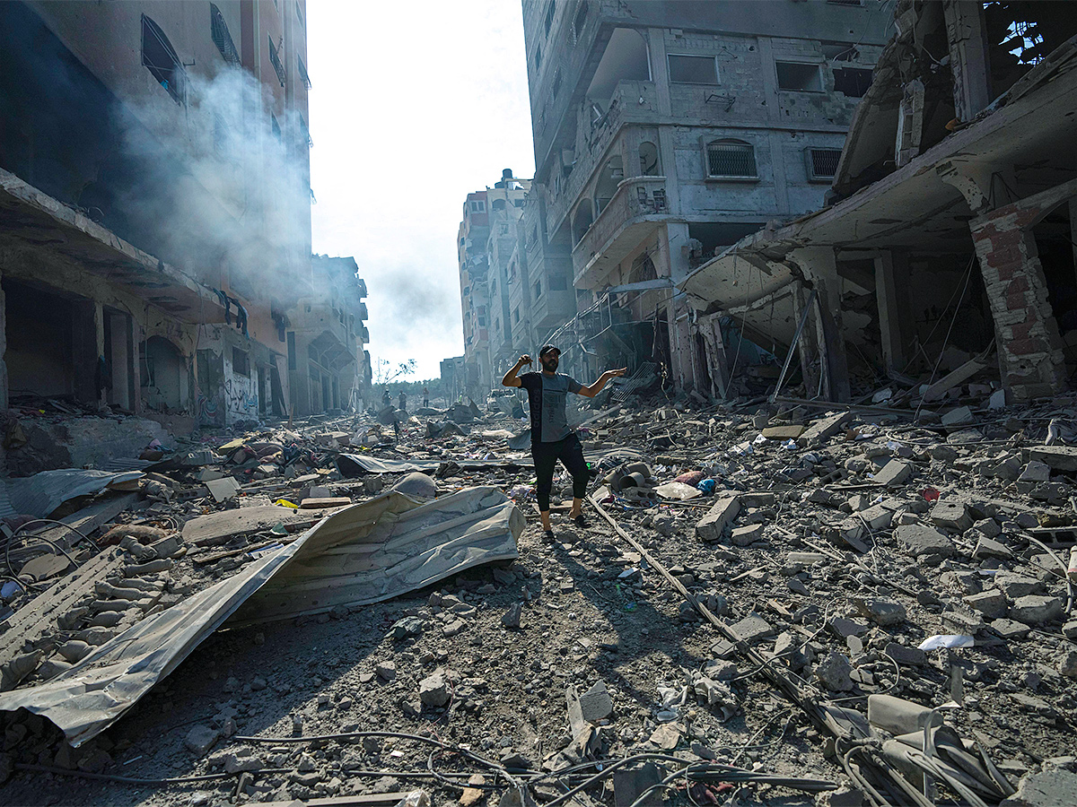 Israeli_20attacks_20on_20Gaza_20Photos-5.jpg 5