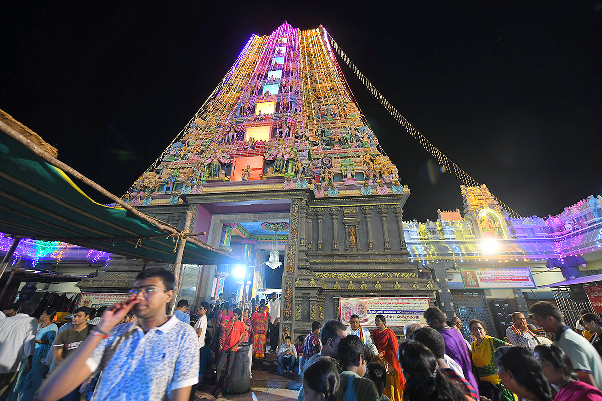 Visit_20Popular_20Durga_20Temples_20in_20India-11.jpg 12