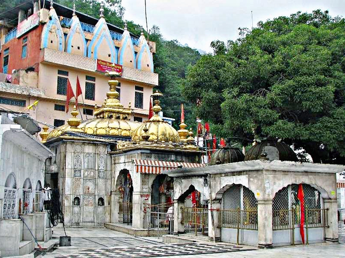 Visit_20Popular_20Durga_20Temples_20in_20India-7.jpg 8