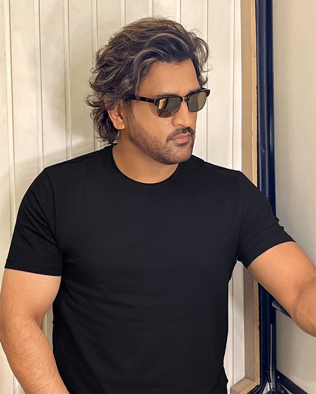 Ms_20Dhoni_20New_20Look_20Pics-10.jpg 10