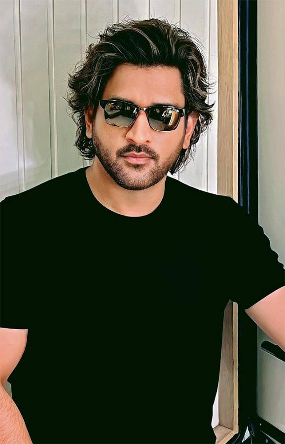 Ms_20Dhoni_20New_20Look_20Pics-2.jpg 2