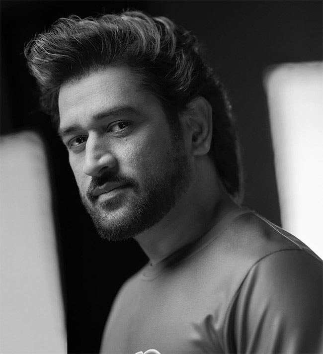 Ms_20Dhoni_20New_20Look_20Pics-5.jpg 5