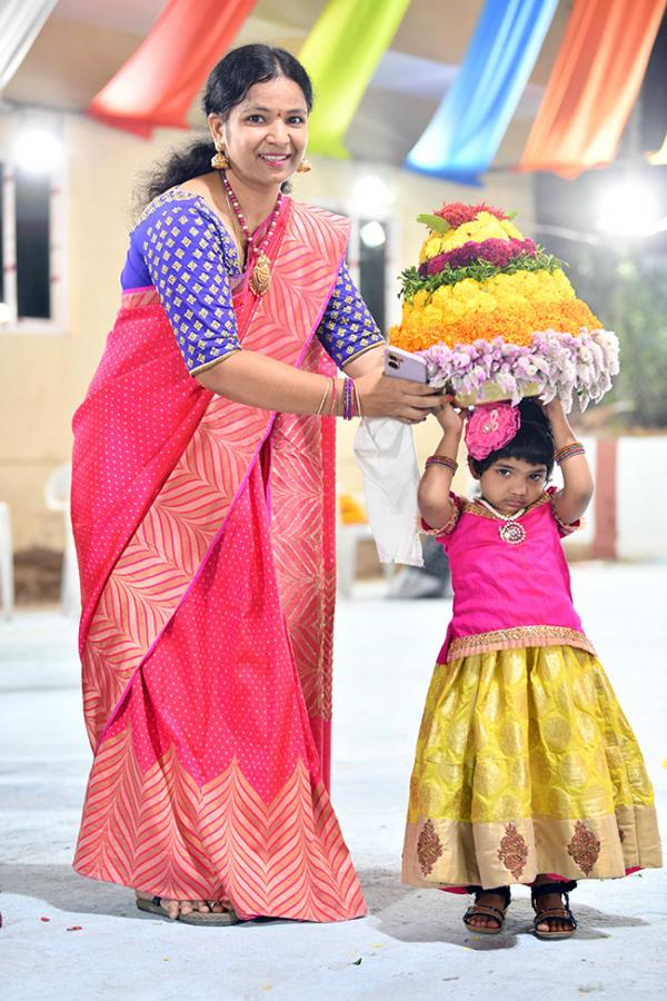 Bathukamma_202023_20Celebration_20Photos-20.jpg 19