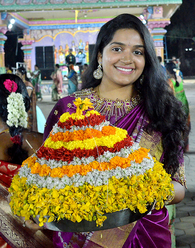 Bathukamma_202023_20Celebration_20Photos-35.jpg 32