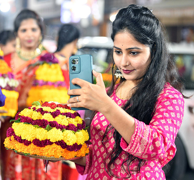 Bathukamma_202023_20Celebration_20Photos-4.jpg 4