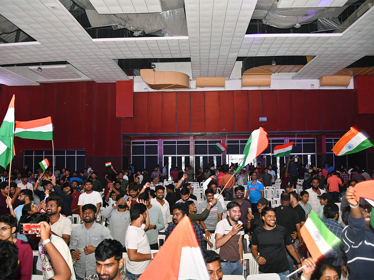 India_20and_20Pakistan_20match_202023_20big_20screen_20in_20hyderabad-13.jpg 12