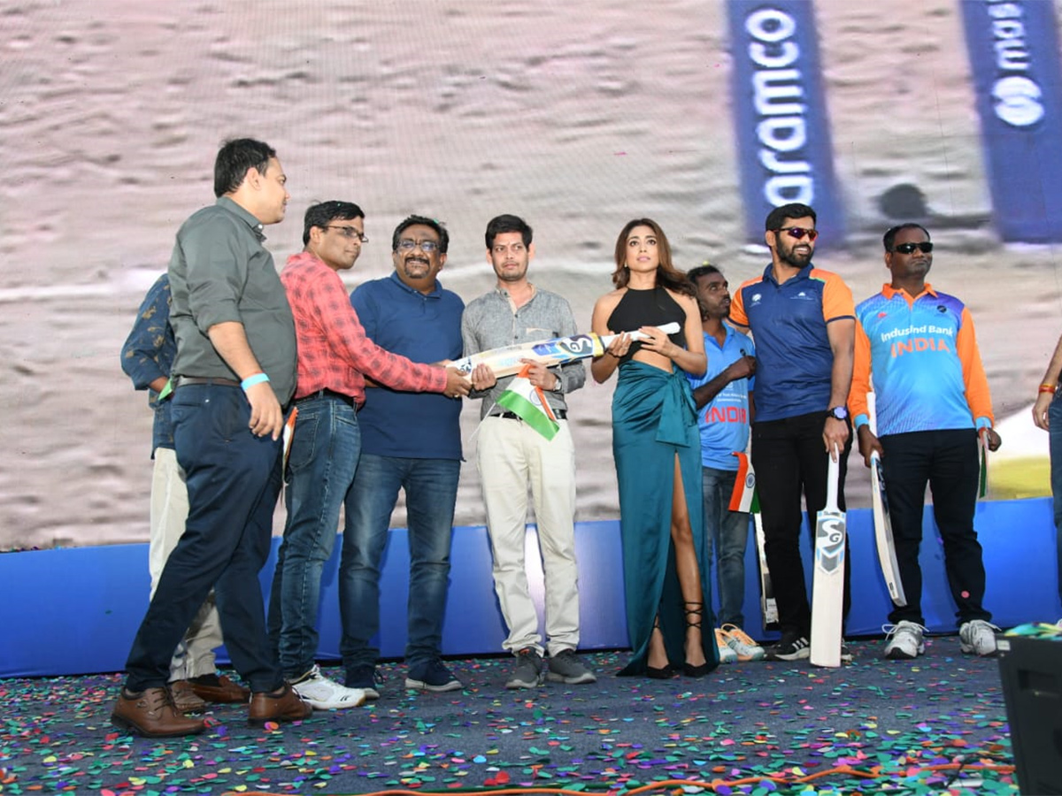 India_20and_20Pakistan_20match_202023_20big_20screen_20in_20hyderabad-14.jpg 13