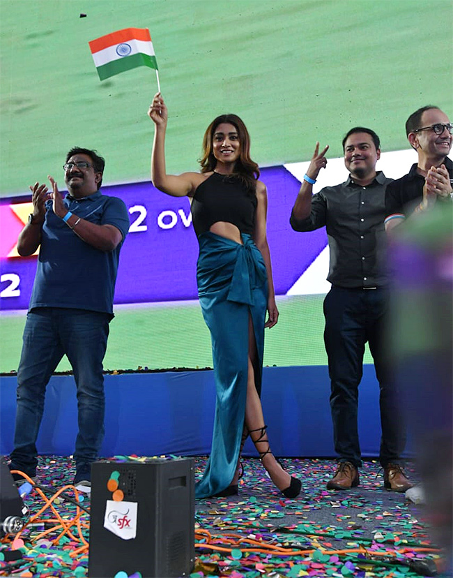 India_20and_20Pakistan_20match_202023_20big_20screen_20in_20hyderabad-31.jpg 30