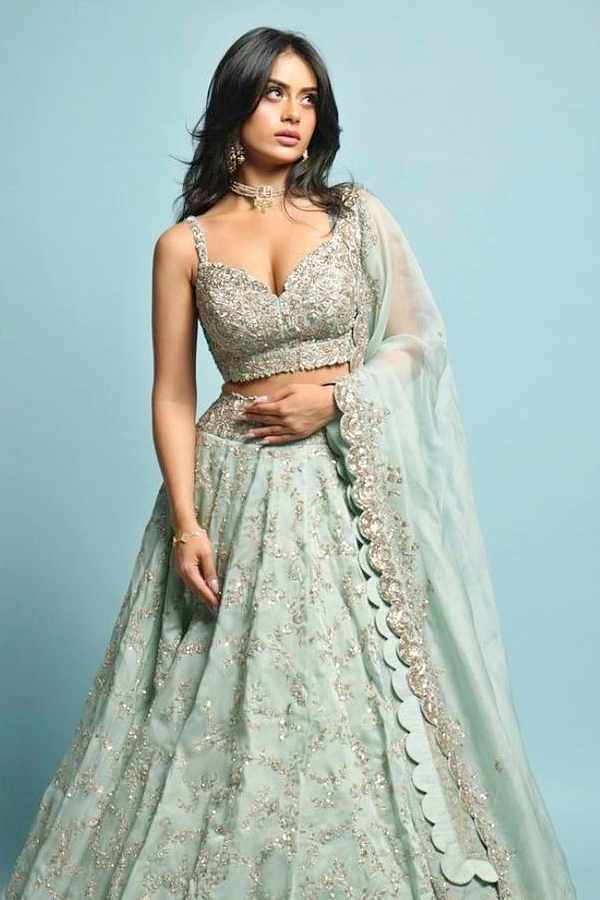 kajol_20Daughter_20Nysa_20Devgan_20Latest_20Stunning_20Photos_11.jpg 12